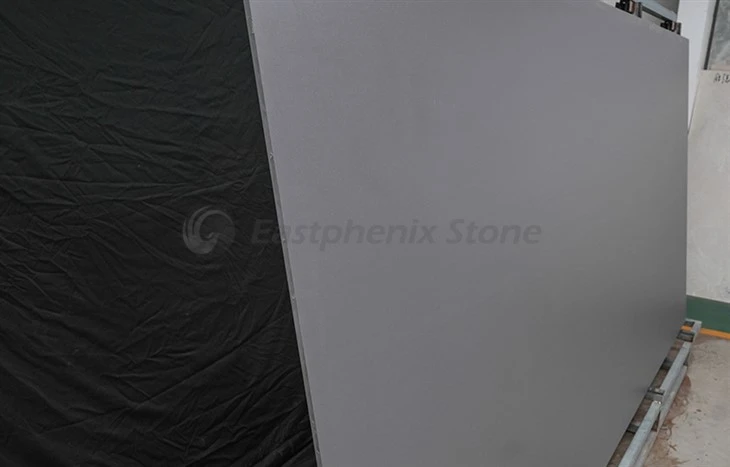 Sintered stone for durable surfaces